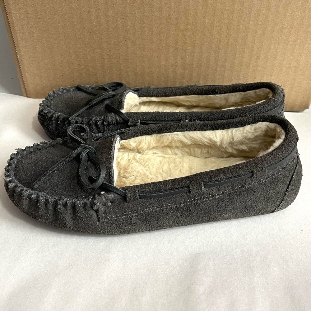 Minnetonka Dark Gray Slippers